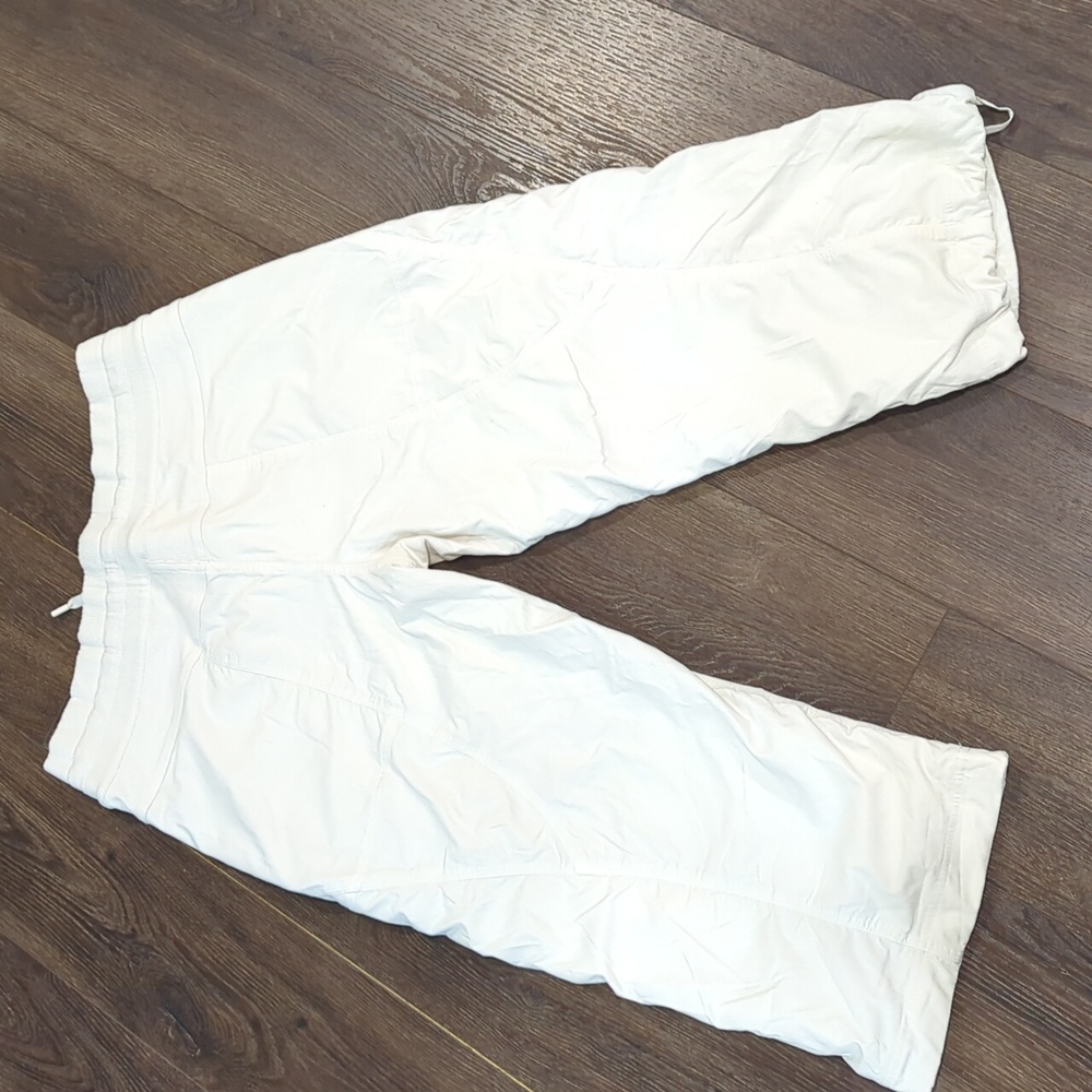 Lululemon Studio Crop *Liner White like new - Picture 14 of 14